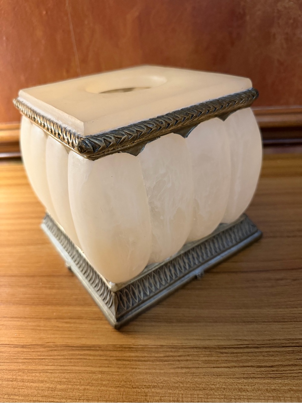 Elegant Springmaid Palais Cream & Gold Faux Marble Resin Tissue Box Cover 6”